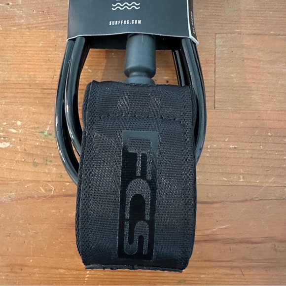 NWT FCS 8 All Round Essential Series Leash - Recommended Wave Size: 2 - 8 ft - Picture 5 of 9